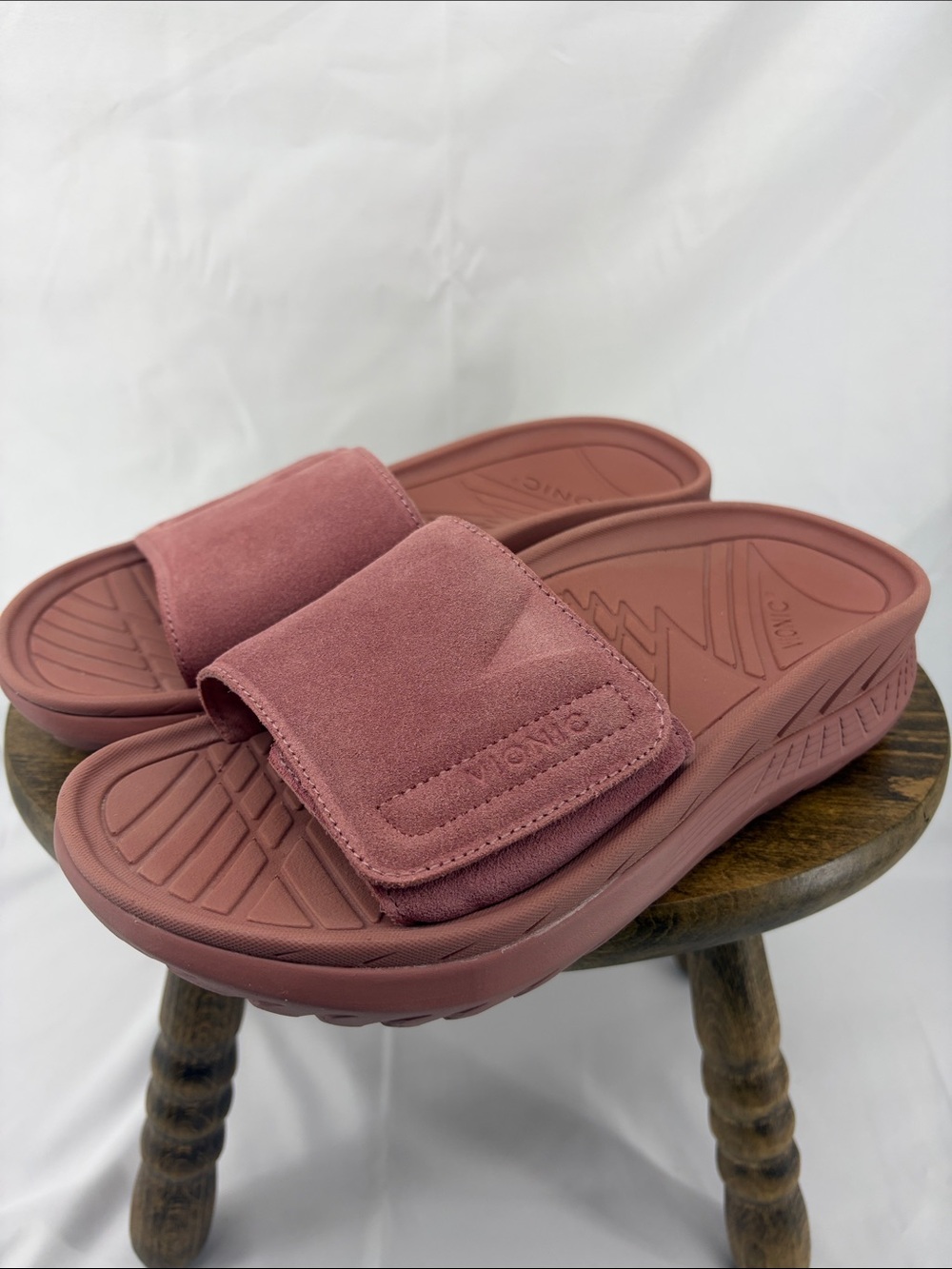 Vionic Rejuvenate Recovery Slide Sandals w/ Velcro Suede Strap in Dusty Rose, 7